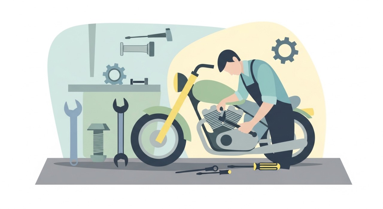 Seorang mekanik sedang membaiki enjin motosikal dengan teliti di dalam sebuah bengkel.